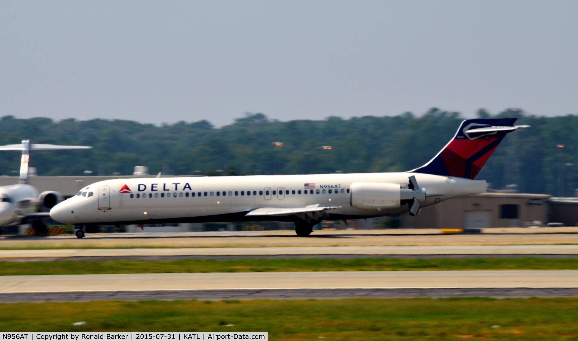 N956AT, 2000 Boeing 717-200 C/N 55018, Landing Atlanta
