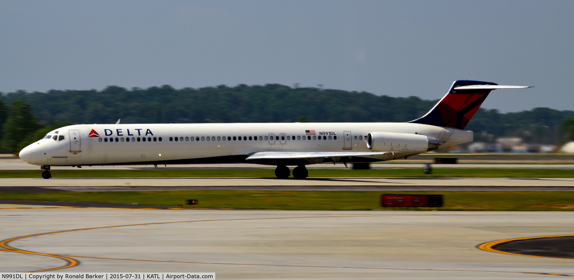 N991DL, 1991 McDonnell Douglas MD-88 C/N 53343, Takeoff Atlanta