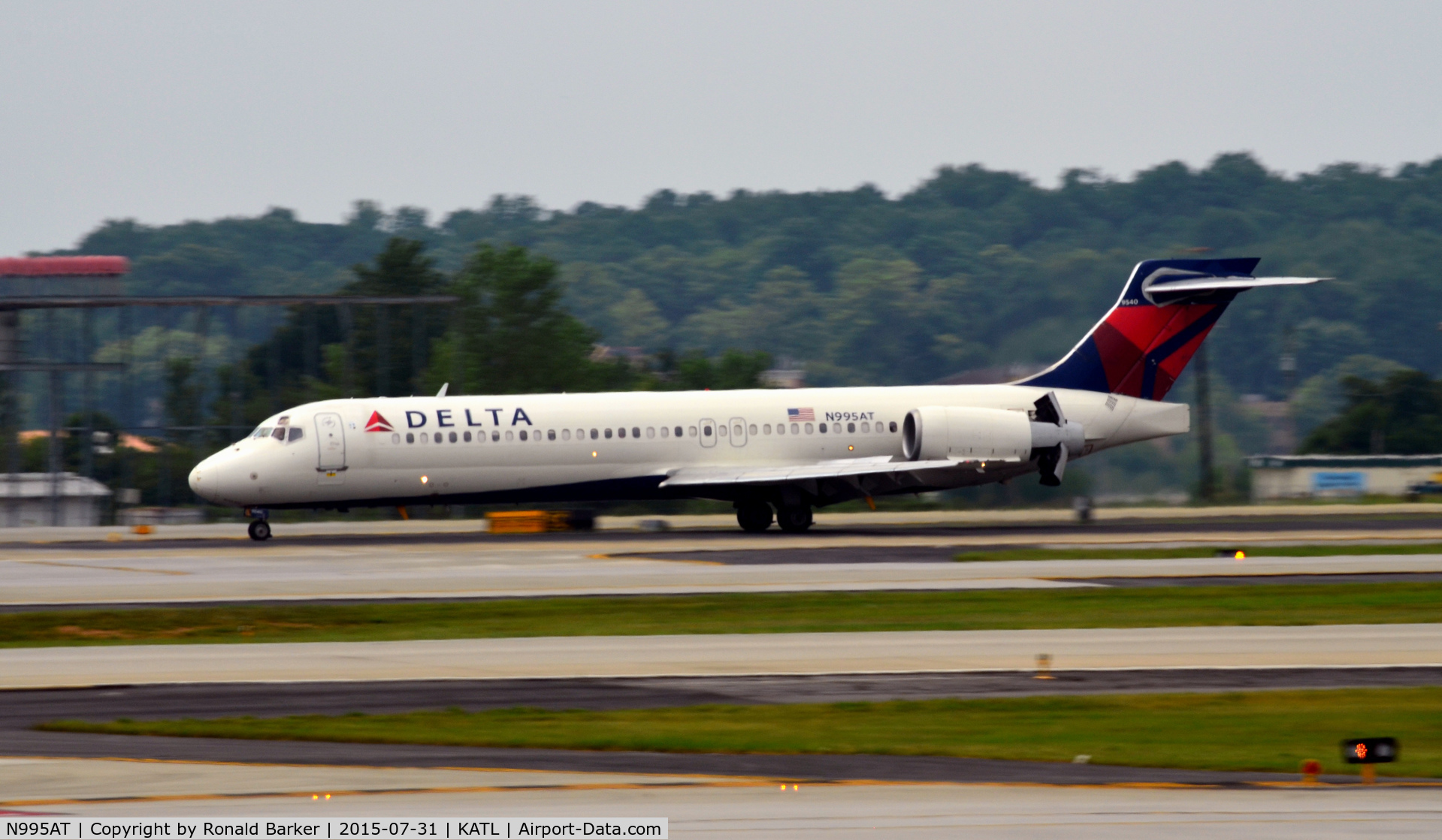 N995AT, 2002 Boeing 717-200 C/N 55139, Landing Atlanta