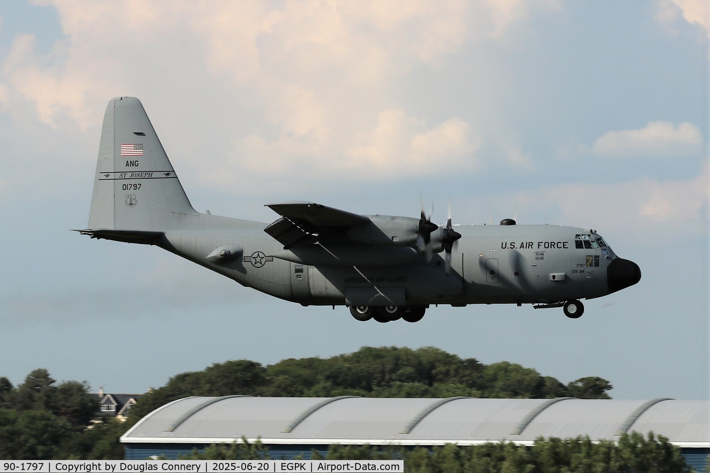 90-1797, 1990 Lockheed C-130H Hercules C/N 382-5250, Missouri ANG C-130H in for a gas&go at Prestwick after arriving from St Johns in Newfounland