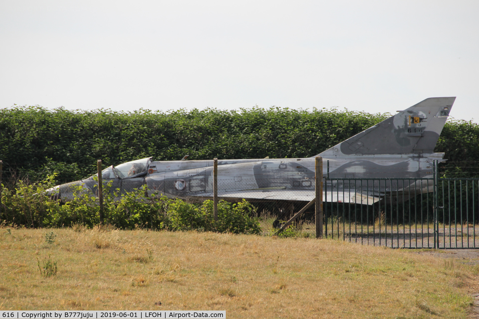 616, Dassault Mirage IIIE C/N 616, store at Le Havre