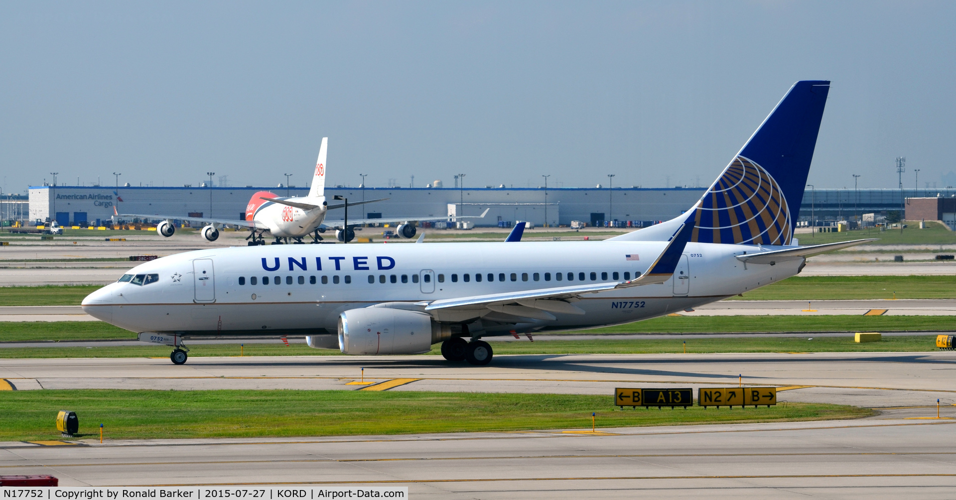 N17752, 1999 Boeing 737-71Q C/N 29048, Taxi O'Hare
