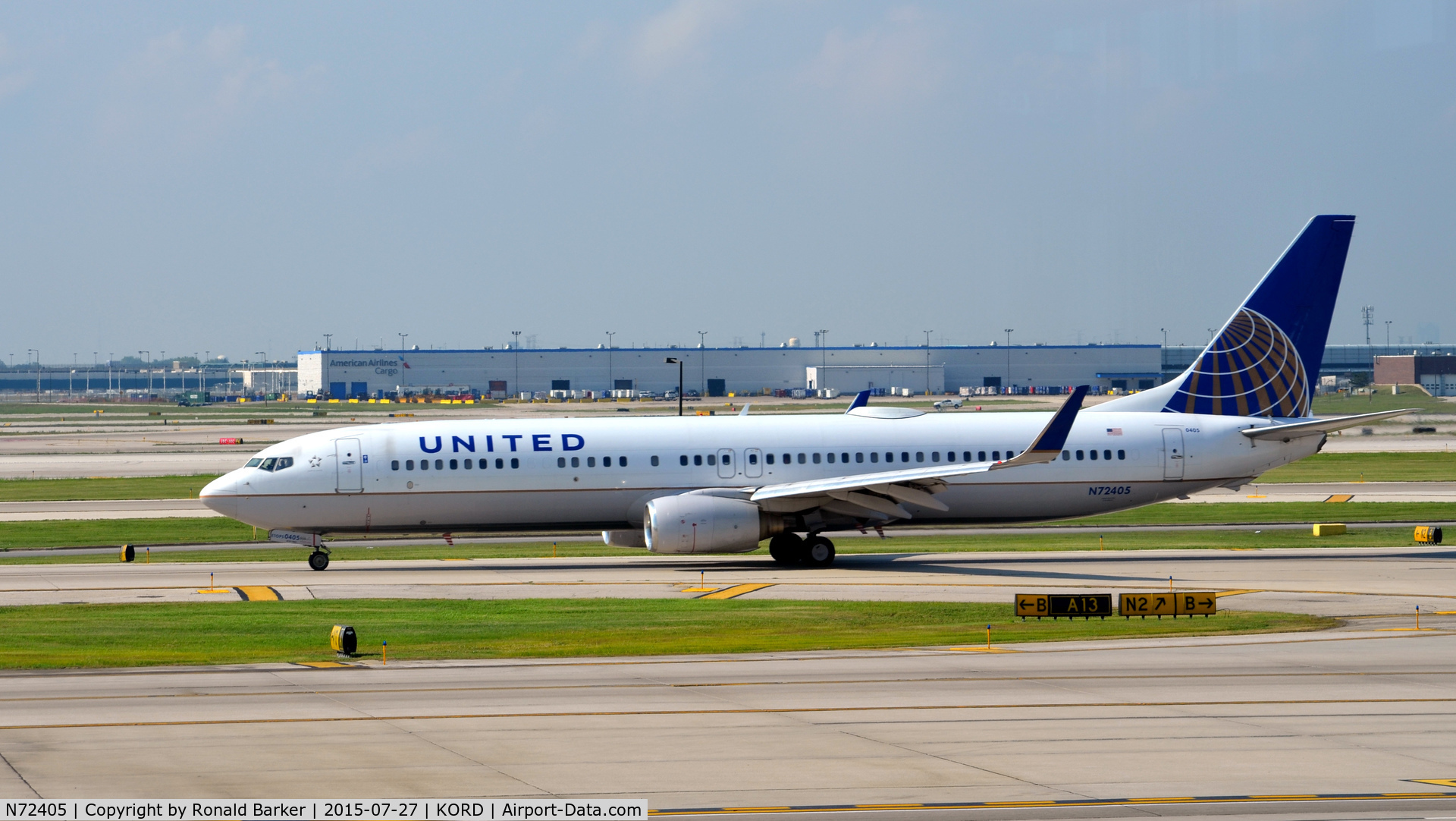 N72405, 2001 Boeing 737-924 C/N 30122, Taxi O'Hare