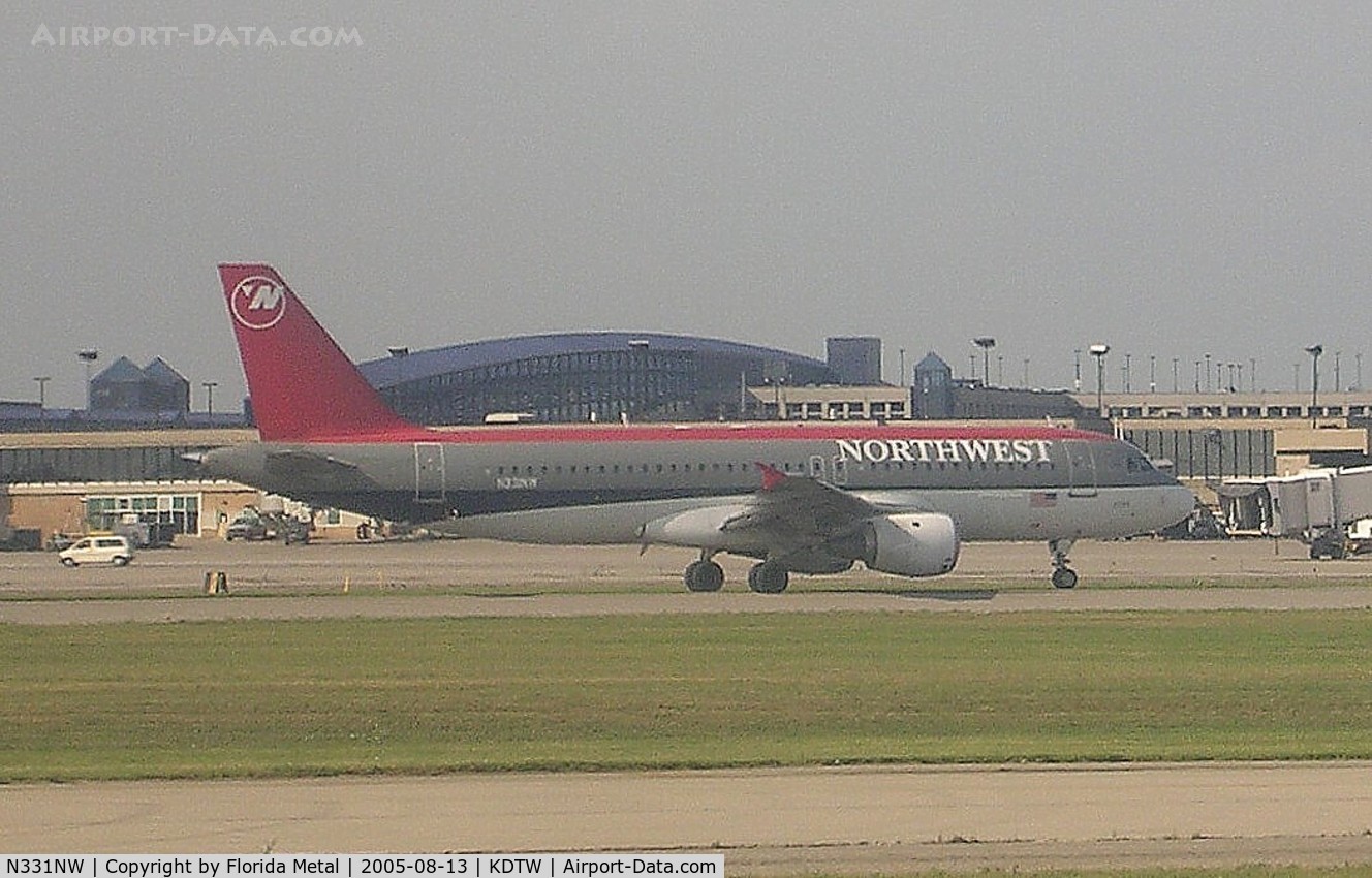 N331NW, 1992 Airbus A320-211 C/N 318, DTW 2005