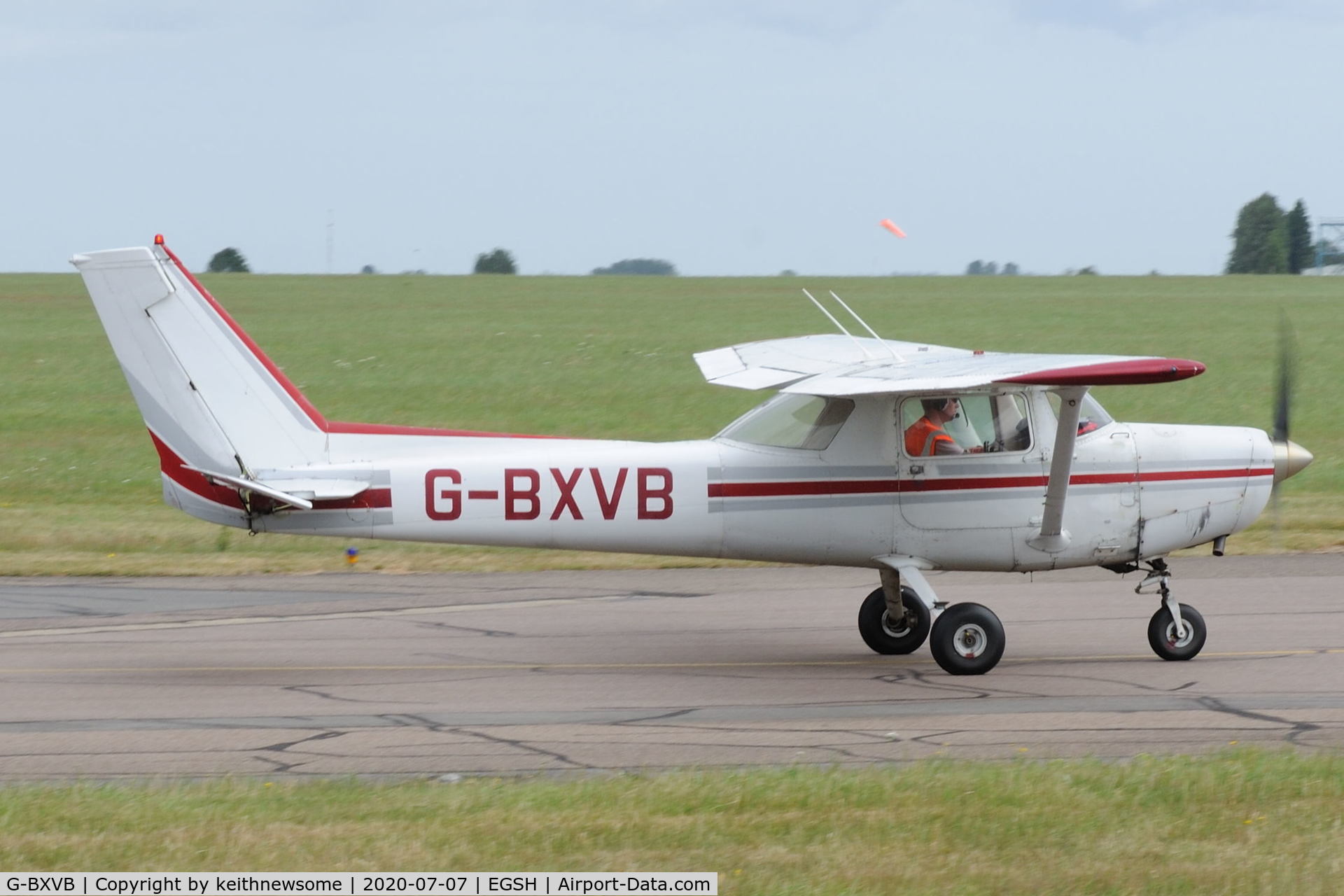 G-BXVB, 1979 Cessna 152 C/N 15282584, Leaving Norwich.
