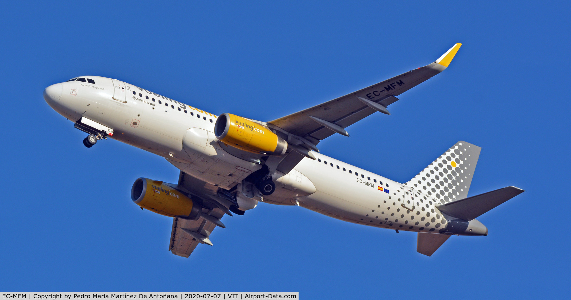 EC-MFM, 2015 Airbus A320-232 C/N 6571, Aeropuerto de Foronda - Vitoria-Gasteiz - Euskadi - España