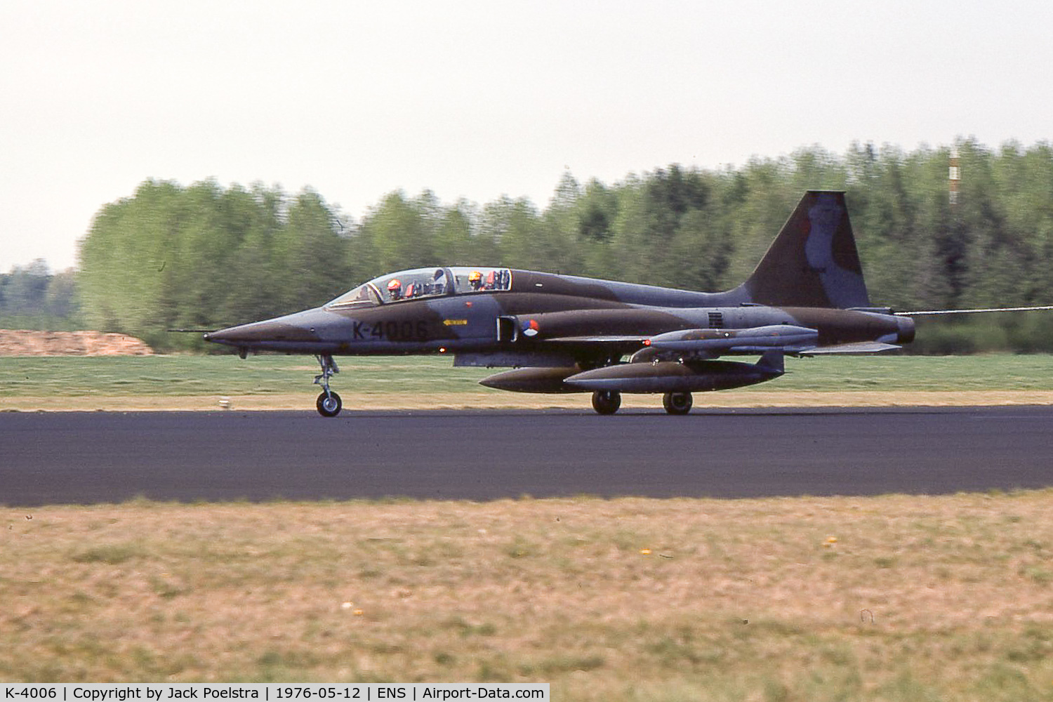 K-4006, 1969 Canadair NF-5B Freedom Fighter C/N 4006, Landing at Twente AFB