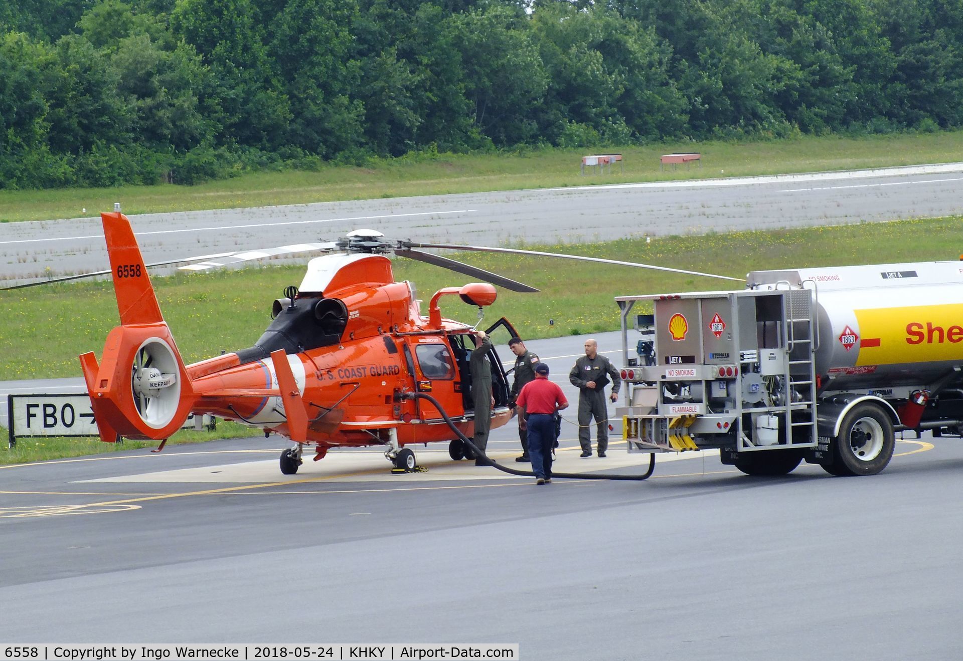 6558, 1987 Aerospatiale HH-65C Dolphin C/N 6238, Aerospatiale HH-65C Dolphin of the USCG at the Hickory regional airport