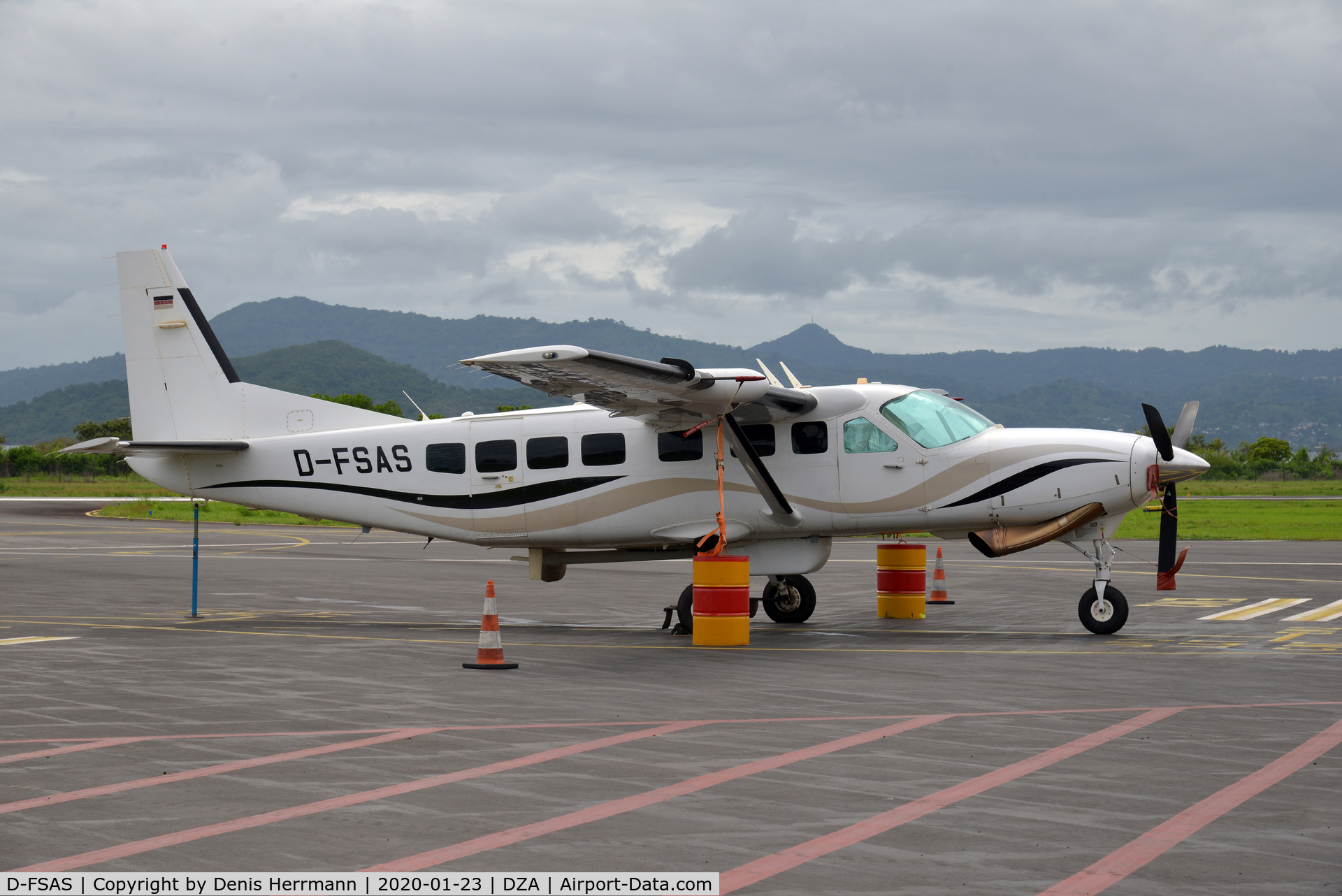 D-FSAS, 2007 Cessna 208B Grand Caravan C/N 208B1238, D-FSAS at Dzaoudzi International Airport  Mayotte France