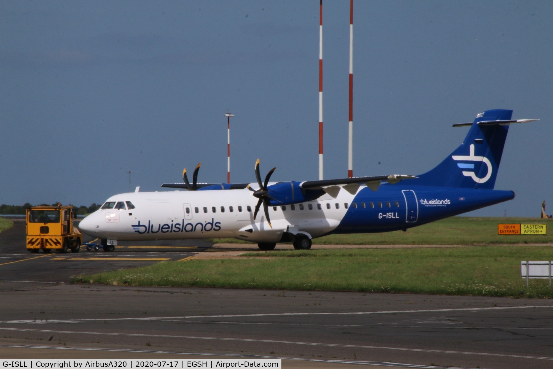 G-ISLL, 2002 ATR 72-212A C/N 696, Emerging in the new Blue Island livery