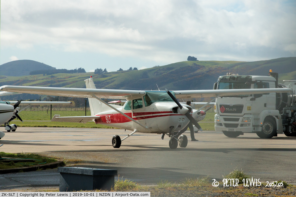 ZK-SLT, Cessna 172N C/N 17267656, T A Dickson, Invercargill