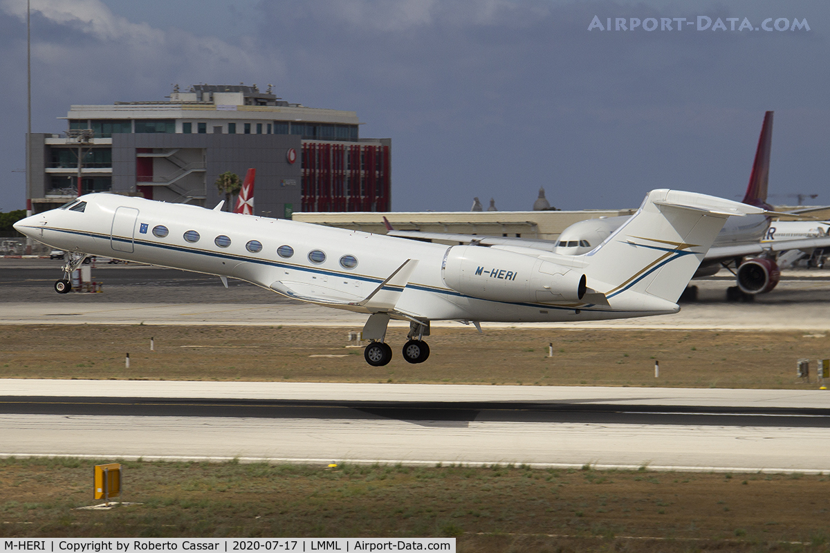 M-HERI, 2009 Gulfstream Aerospace GV-SP (G550) C/N 5240, Runway 31