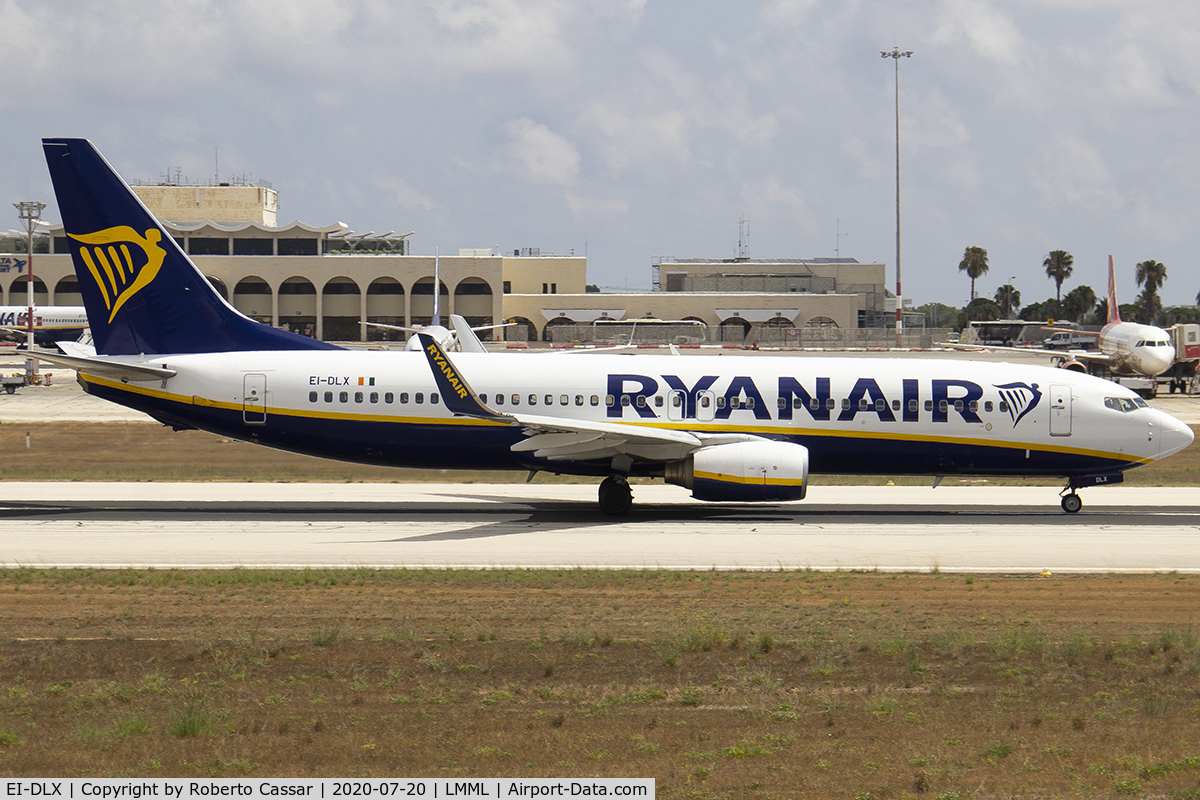 EI-DLX, 2006 Boeing 737-8AS C/N 33600, Runway 13