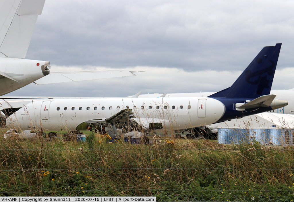VH-ANF, 2004 Embraer 170LR (ERJ-170-100LR) C/N 17000036, Without registration at the LDE scrapping area... To be broken up...