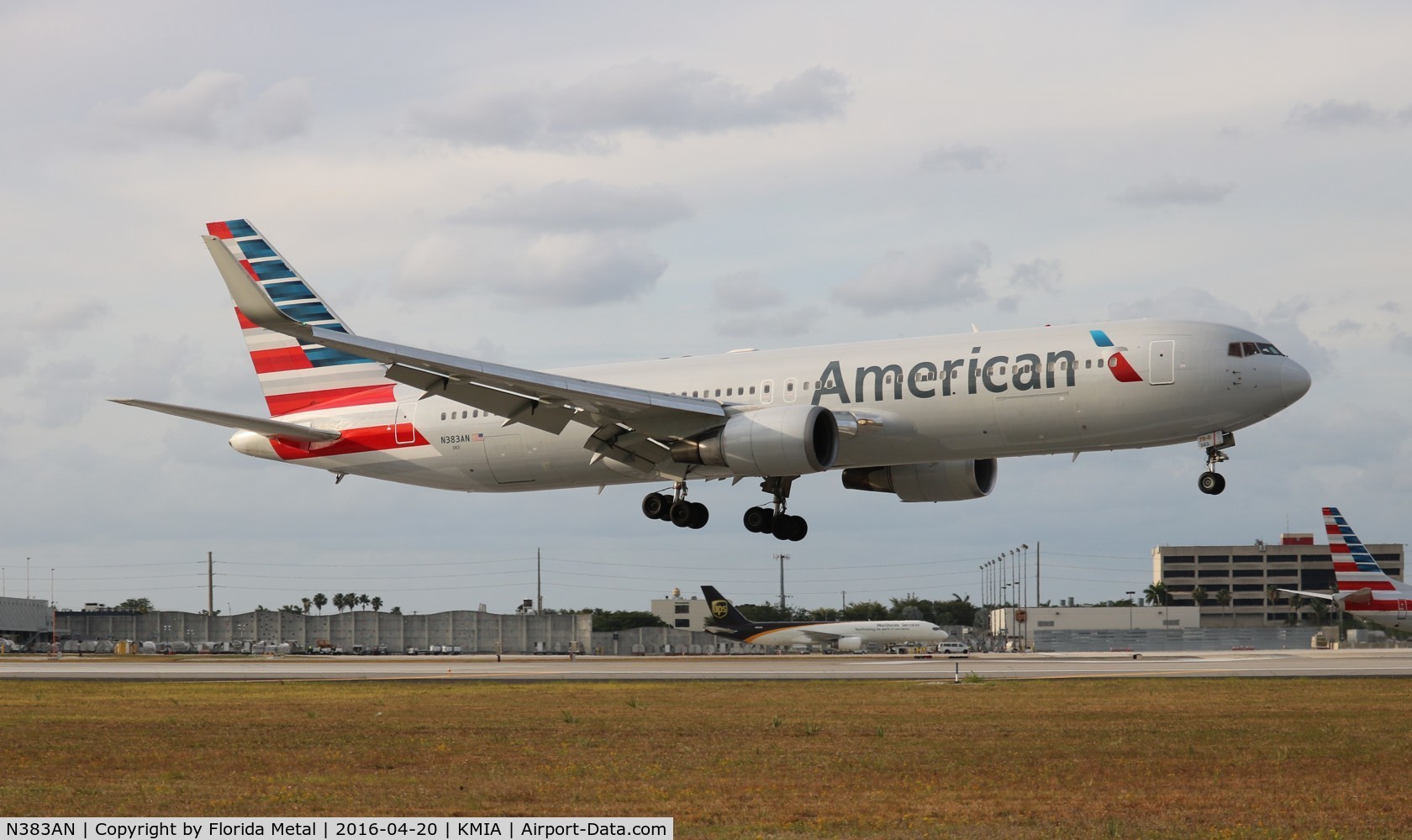 N383AN, 1993 Boeing 767-323 C/N 26995, MIA 2016