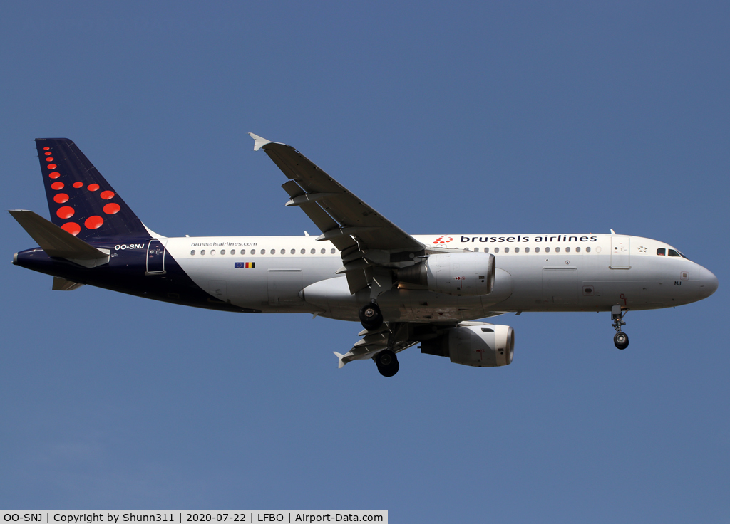 OO-SNJ, 2007 Airbus A320-214 C/N 3161, Landing rwy 32L