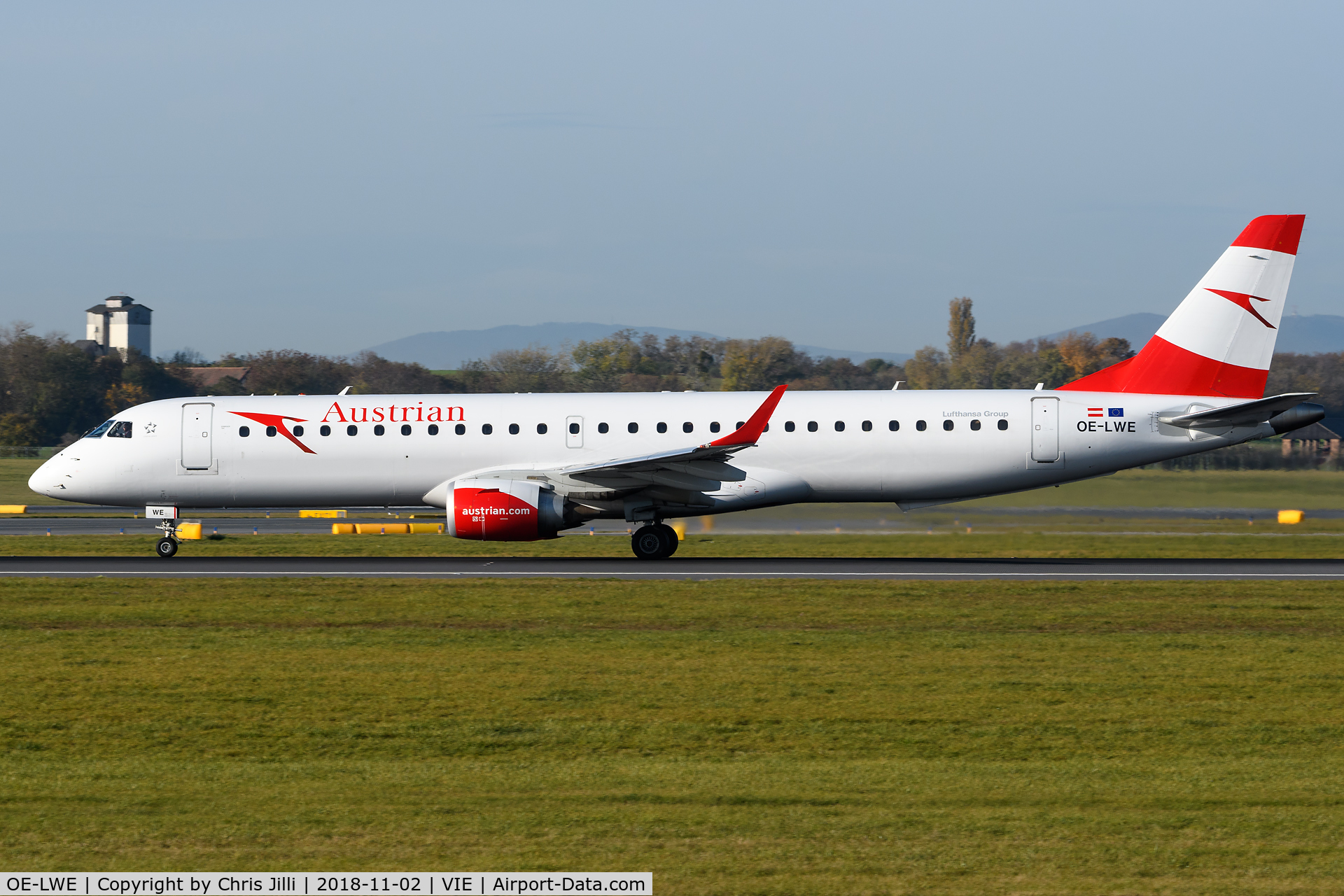 OE-LWE, 2012 Embraer 195LR (ERJ-190-200LR) C/N 19000553, Austrian Airlines