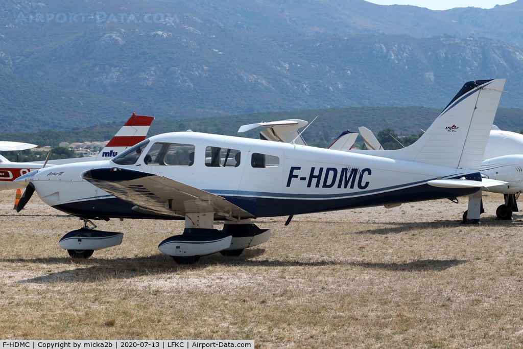 F-HDMC, 2008 Piper PA-28-181 Archer III C/N 2843667, Parked