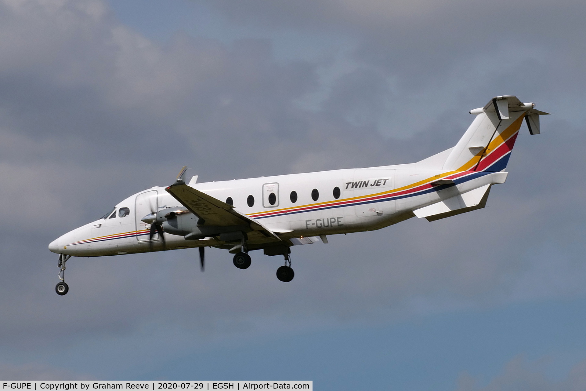 F-GUPE, 1996 Beech 1900D C/N UE-248, Landing at Norwich.