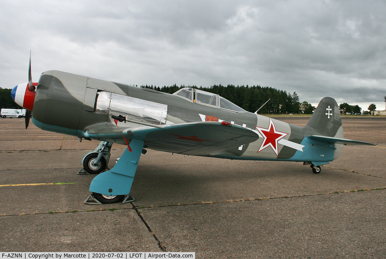 F-AZNN, Yakovlev Yak-11 C/N 25 III/05, Parked.
