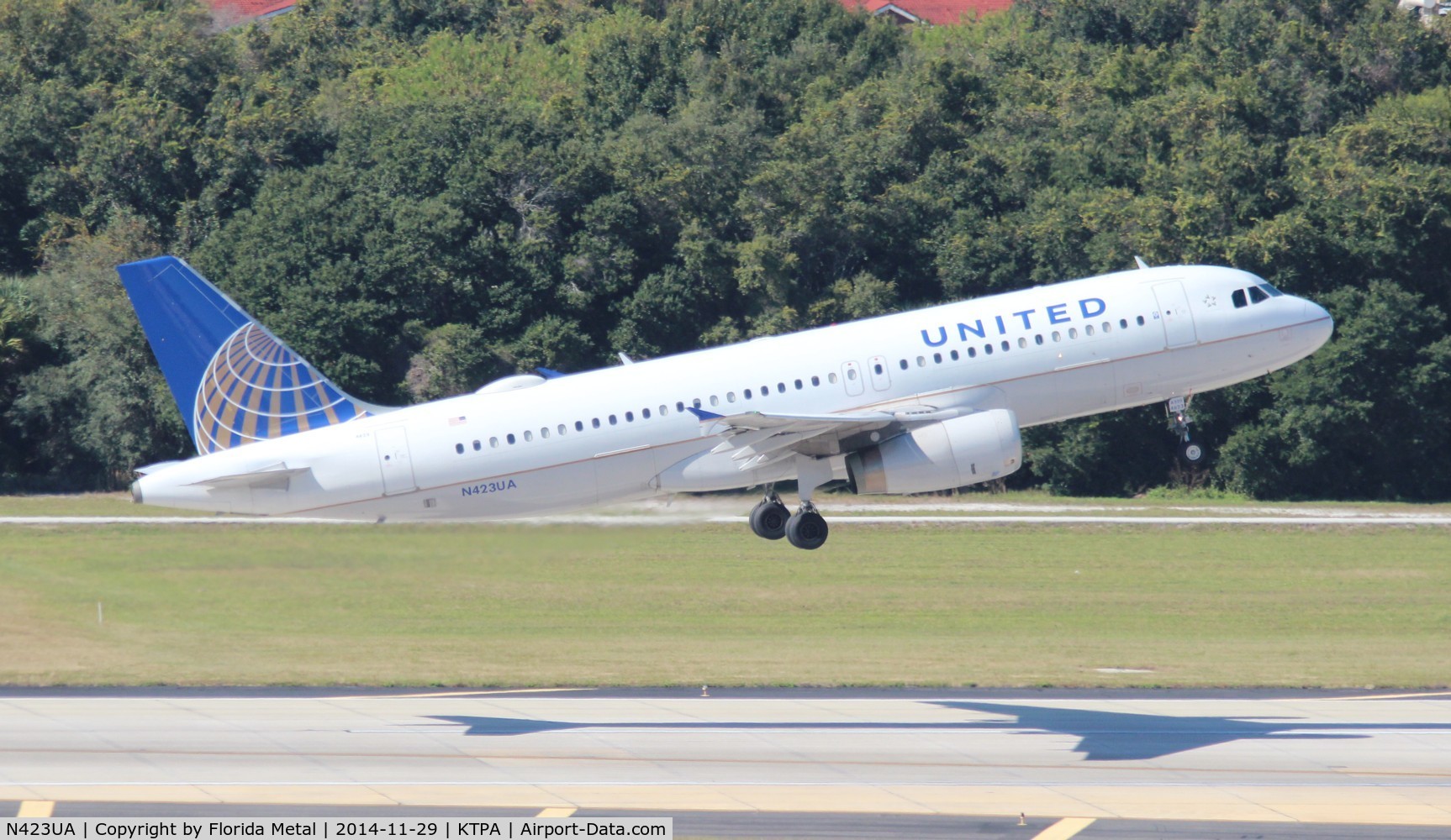 N423UA, 1995 Airbus A320-232 C/N 504, TPA 2014