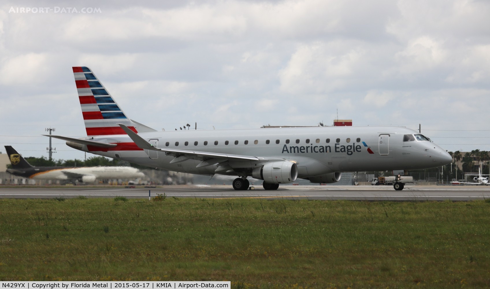 N429YX, 2014 Embraer 175LR (ERJ-170-200LR) C/N 17000408, MIA 2015