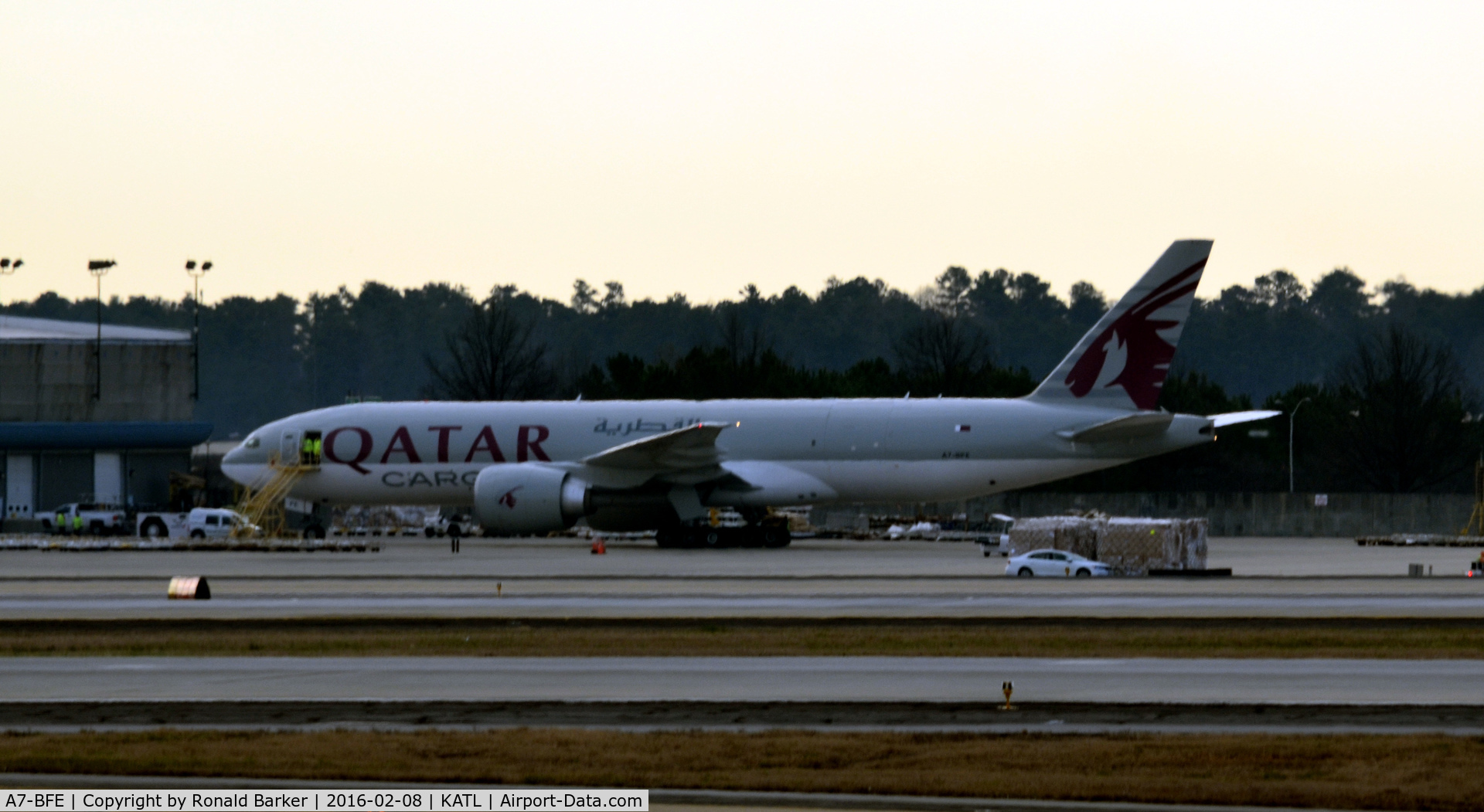 A7-BFE, 2013 Boeing 777-FDZ C/N 39644, Loading cargo  Atlanta