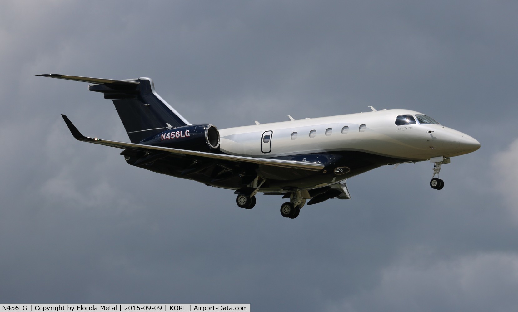 N456LG, 2015 Embraer EMB-545 Legacy 450 C/N 55000020, NBAA 2016