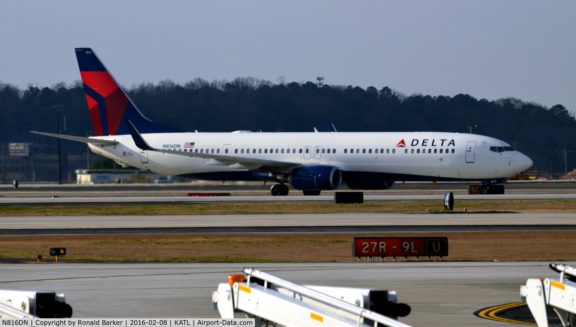 N816DN, 2014 Boeing 737-932/ER C/N 31927, Taxi Atlanta