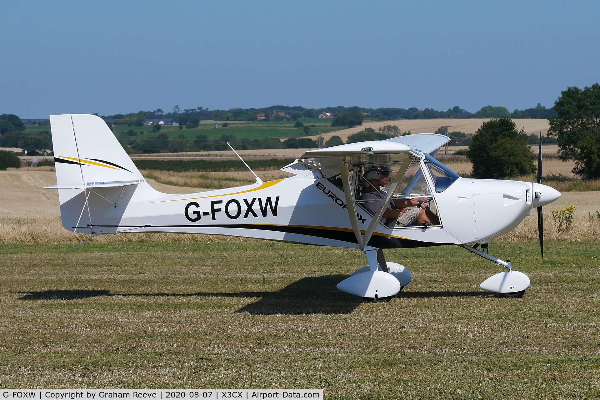 G-FOXW, 2015 Aeropro Eurofox 912(1) C/N BMAA/HB/667, Just landed at Northrepps.