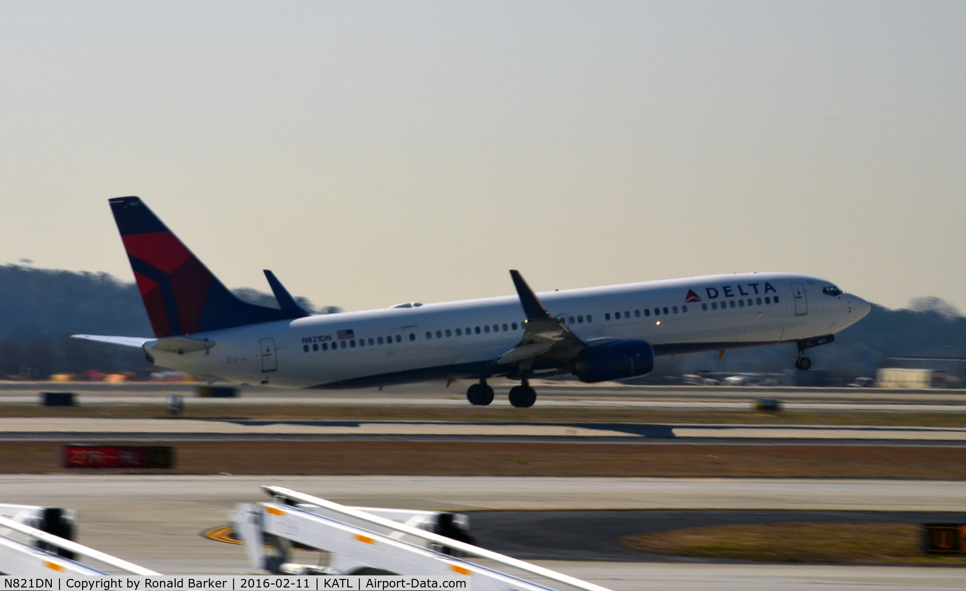 N821DN, 2014 Boeing 737-932/ER C/N 31932, Takeoff Atlanta