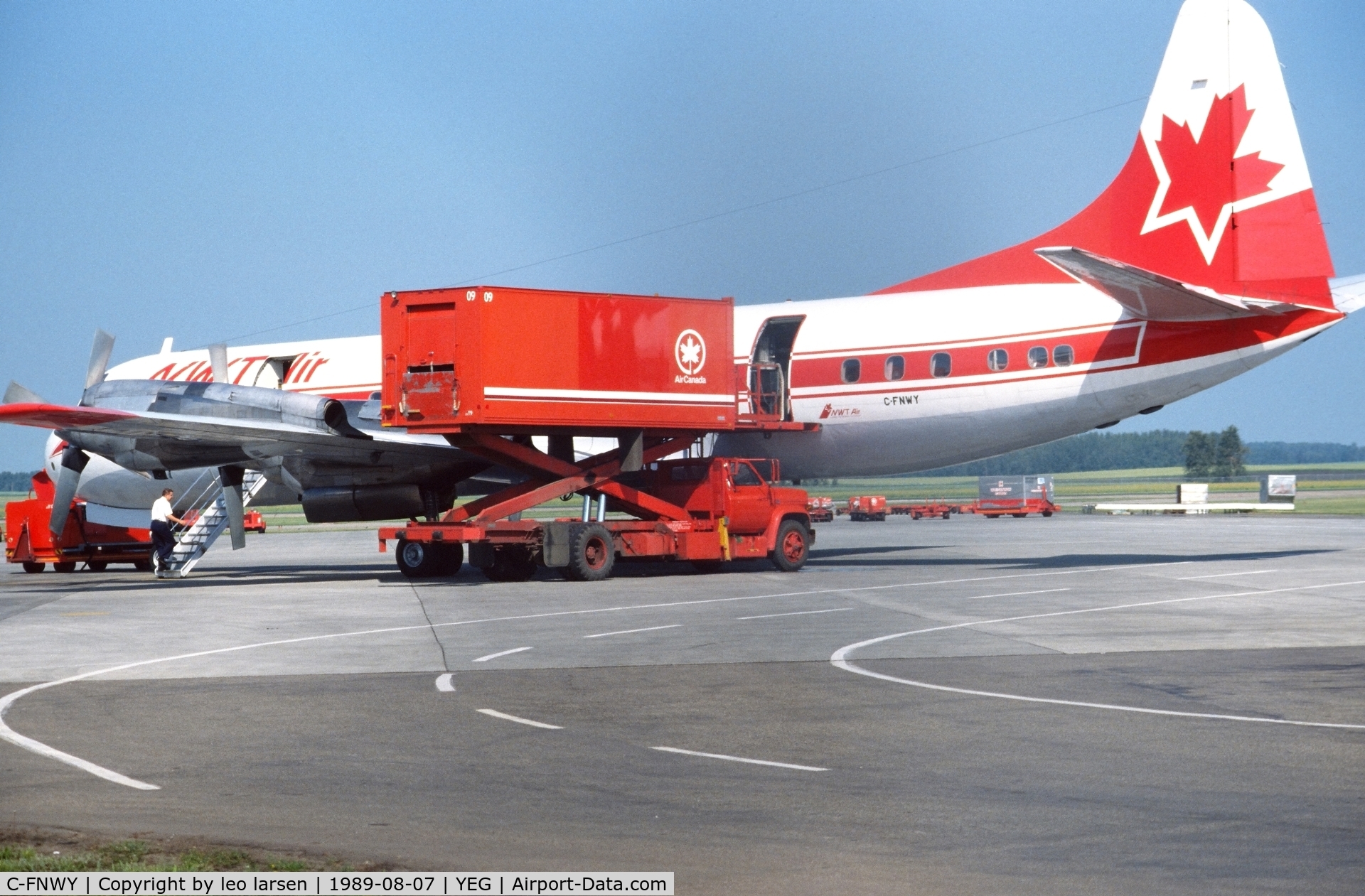 C-FNWY, 1975 Lockheed L-100-30 Hercules (L-382G) C/N 382-4600, Edmonton 7.8.1989