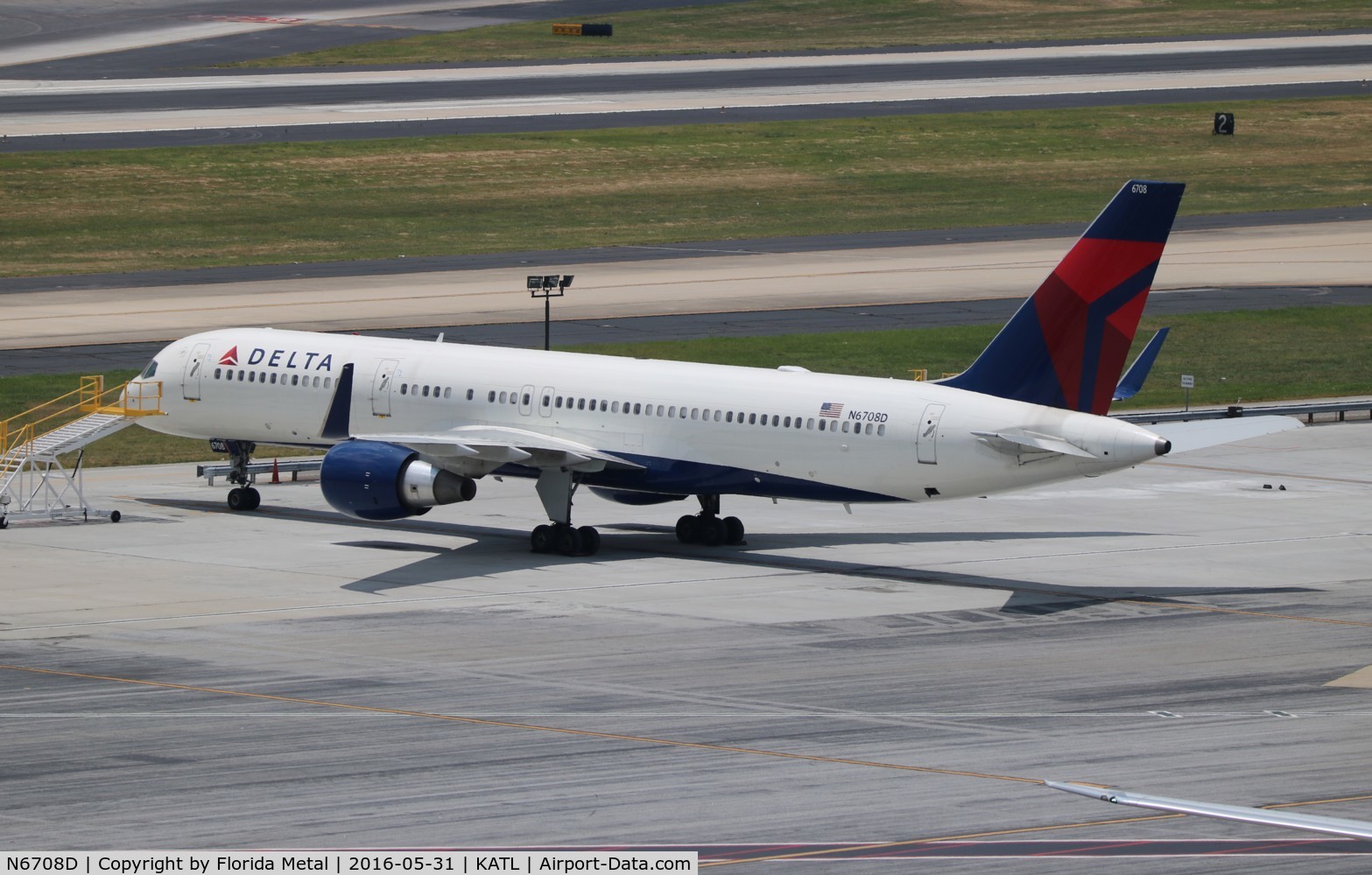 N6708D, 2000 Boeing 757-232 C/N 30480, DAL 757-200