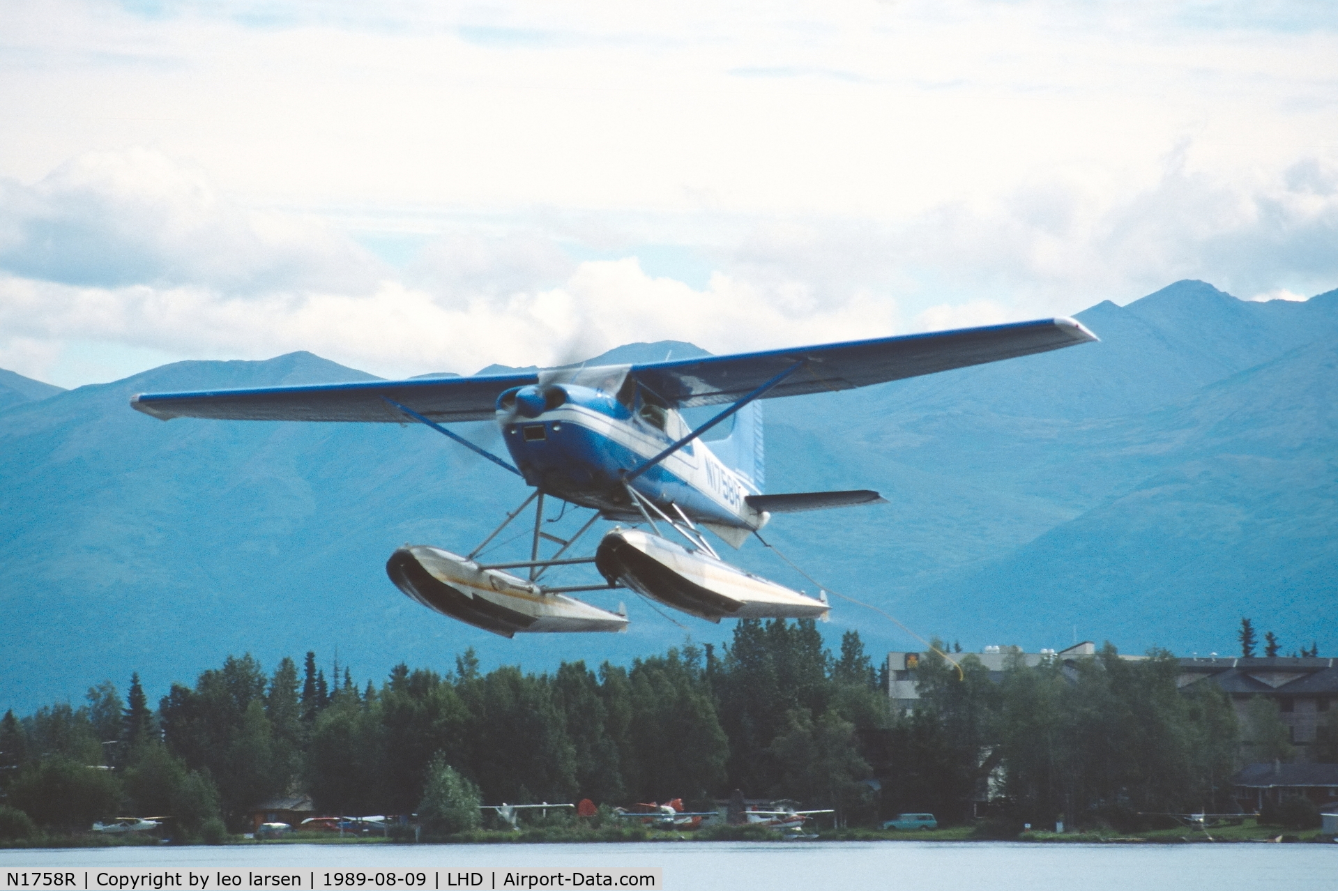 N1758R, 1974 Cessna A185F Skywagon 185 C/N 18502478, Lake Hood Air Harbour 9.8.1989