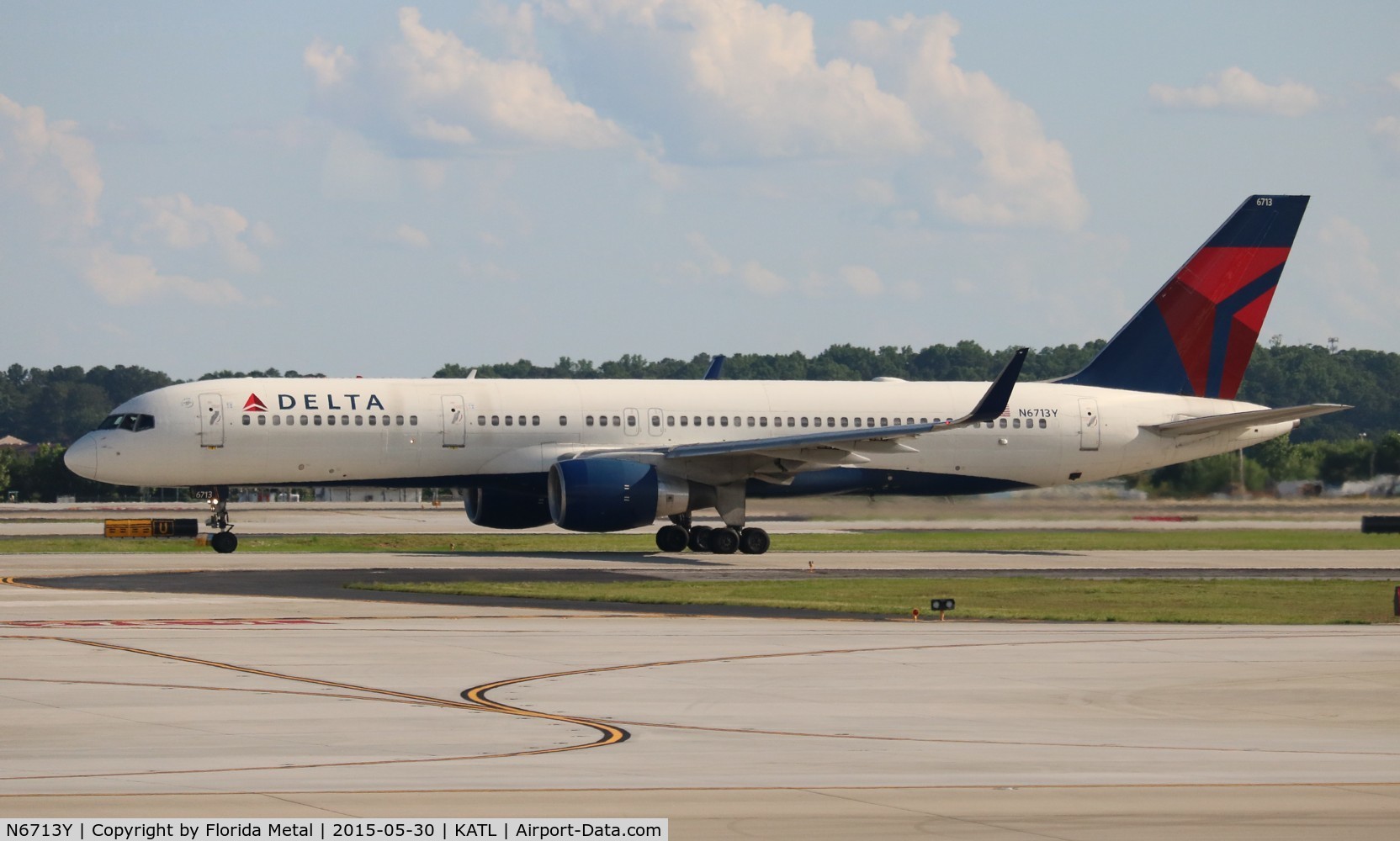 N6713Y, 2000 Boeing 757-232 C/N 30777, DAL 757-200