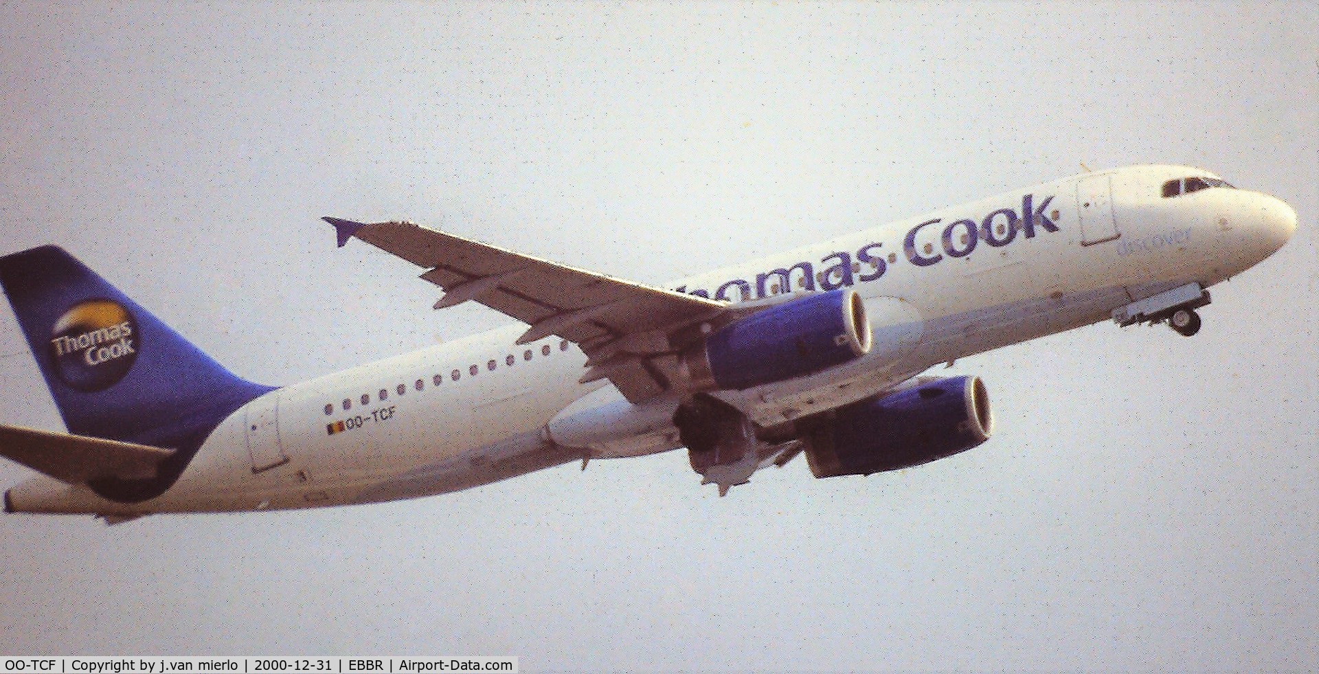 OO-TCF, 1992 Airbus A320-231 C/N 354, Caught on slide EBBR 25R