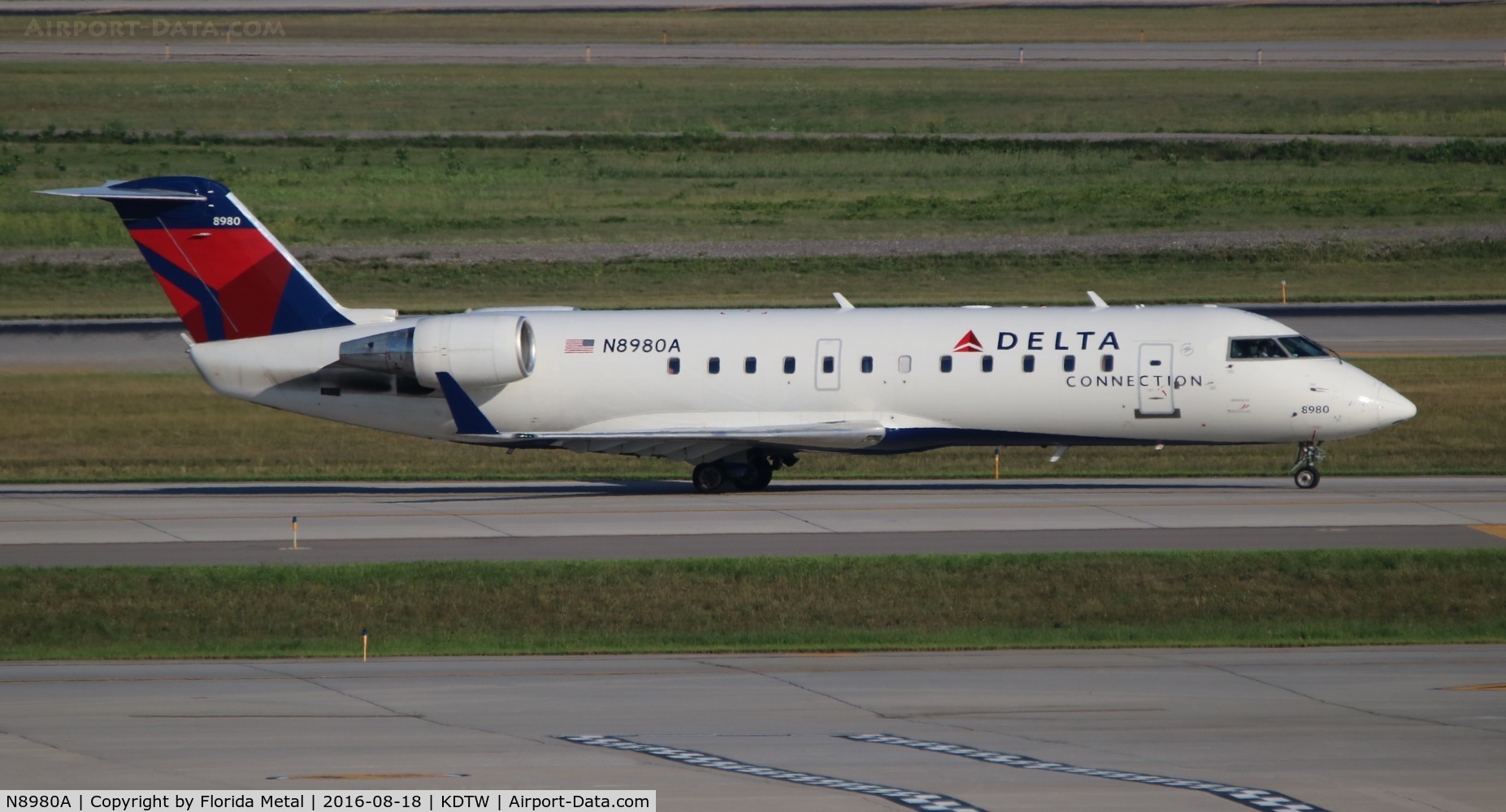 N8980A, 2004 Bombardier CRJ-200 (CL-600-2B19) C/N 7980, Endeavor CR2