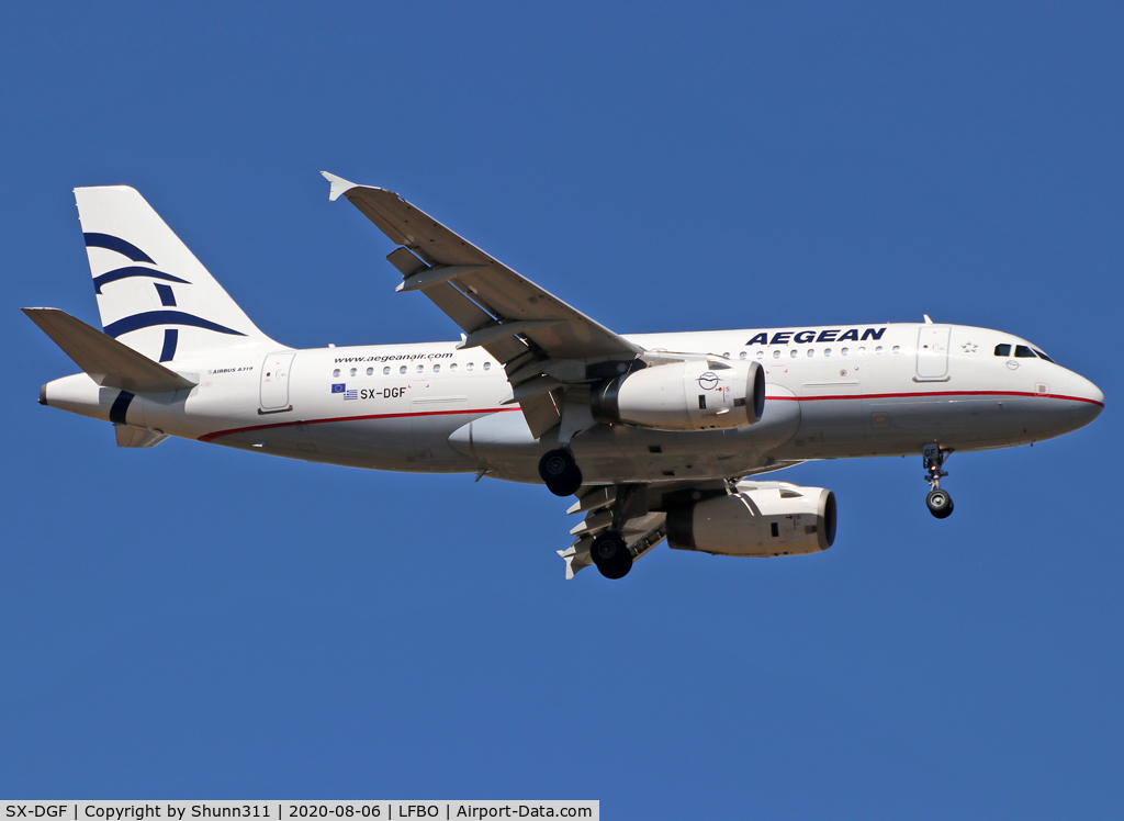 SX-DGF, 2005 Airbus A319-132 C/N 2468, Landing rwy 14L