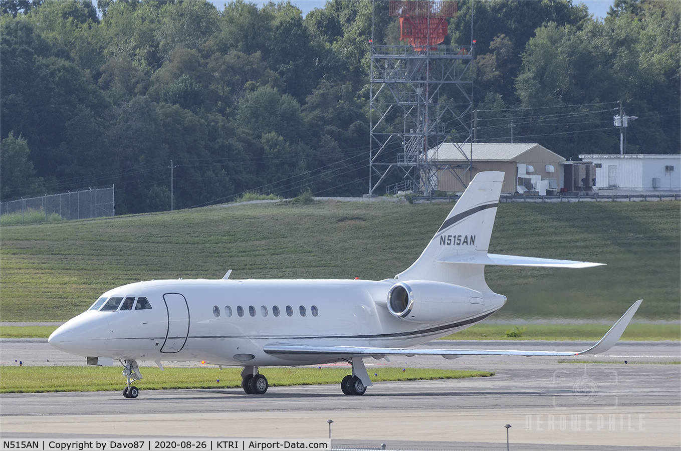 N515AN, 2015 Dassault Falcon 2000EX C/N 284, Just arrived at Tri-Cities Airport and on taxiway to park.
