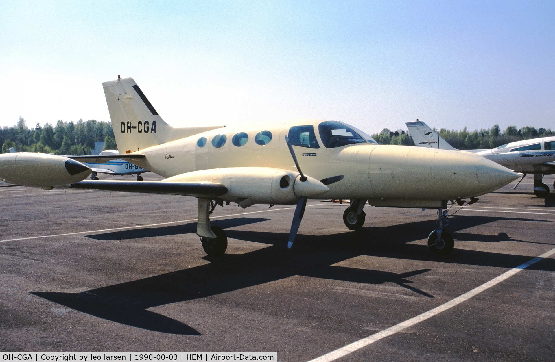 OH-CGA, 1971 Cessna 402B C/N 402B-0208, Malmi 3.5.1990