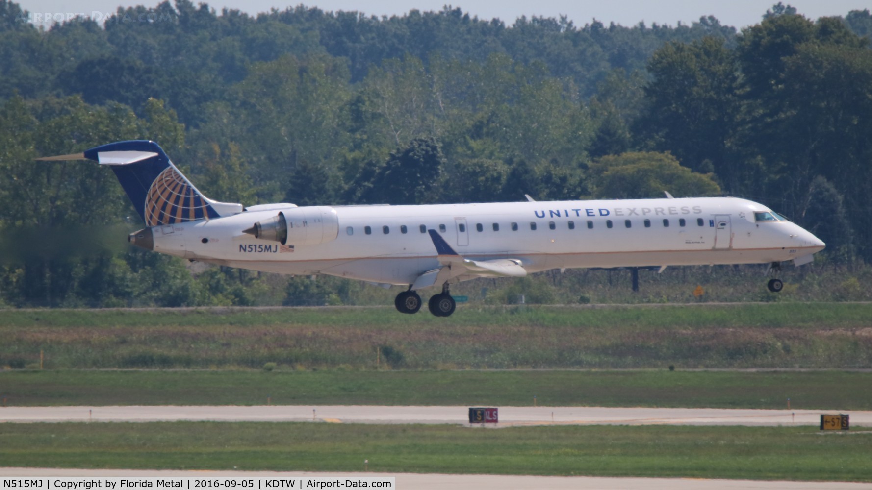 N515MJ, 2003 Bombardier CRJ-700 (CL-600-2C10) Regional Jet C/N 10117, DTW 2016