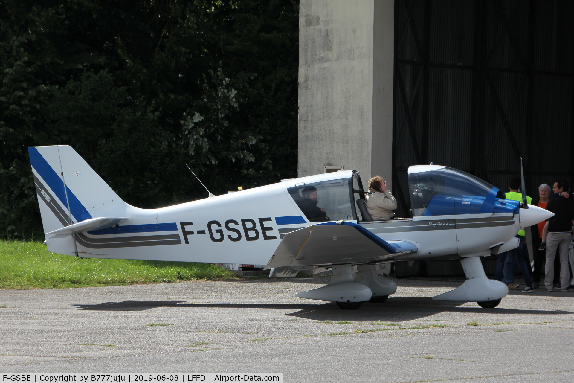 F-GSBE, Robin DR-400-120 C/N 2337, L-Birds back to Normandy