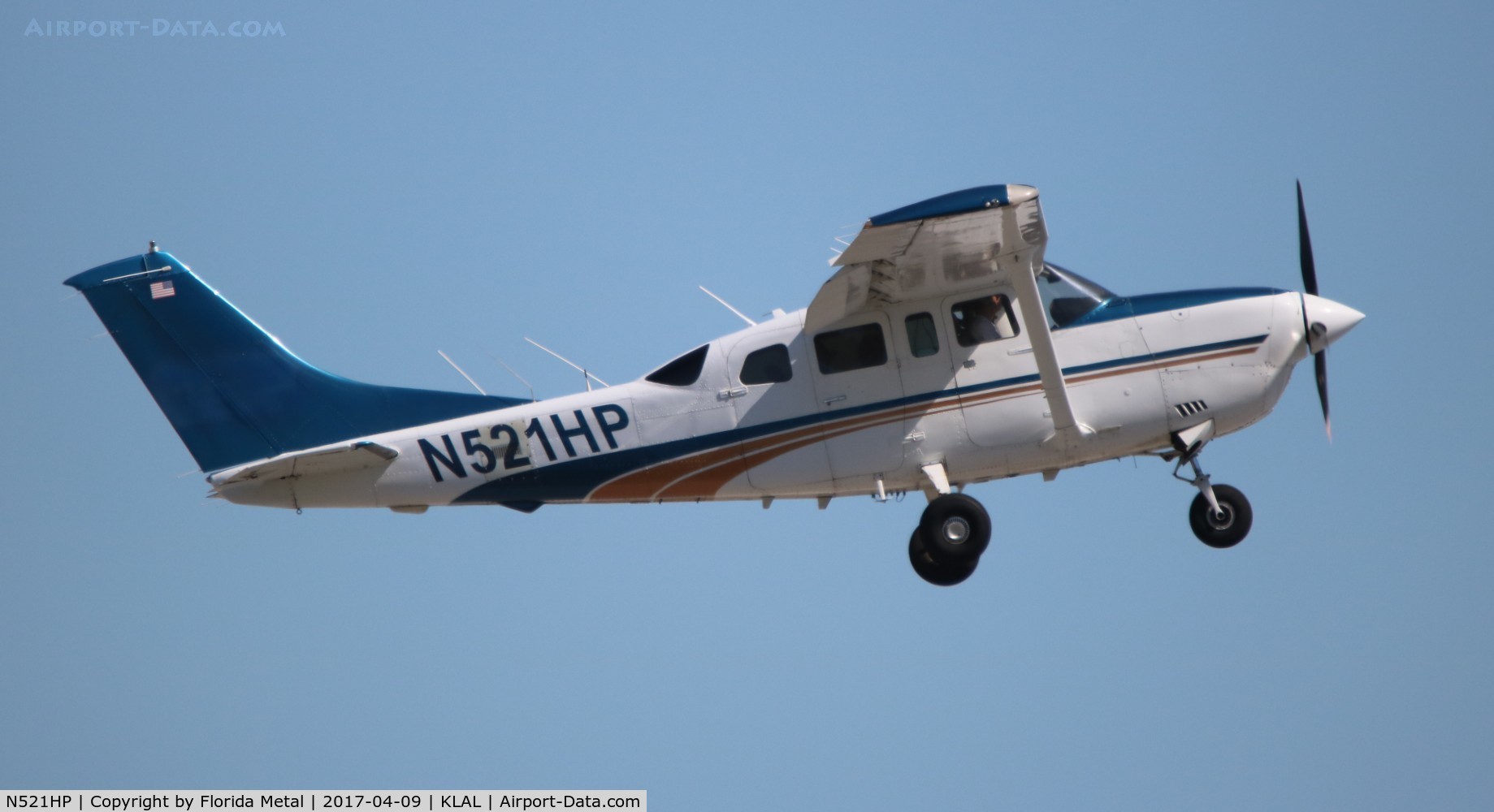 N521HP, 2000 Cessna T206H Turbo Stationair C/N T20608205, SNF 2017