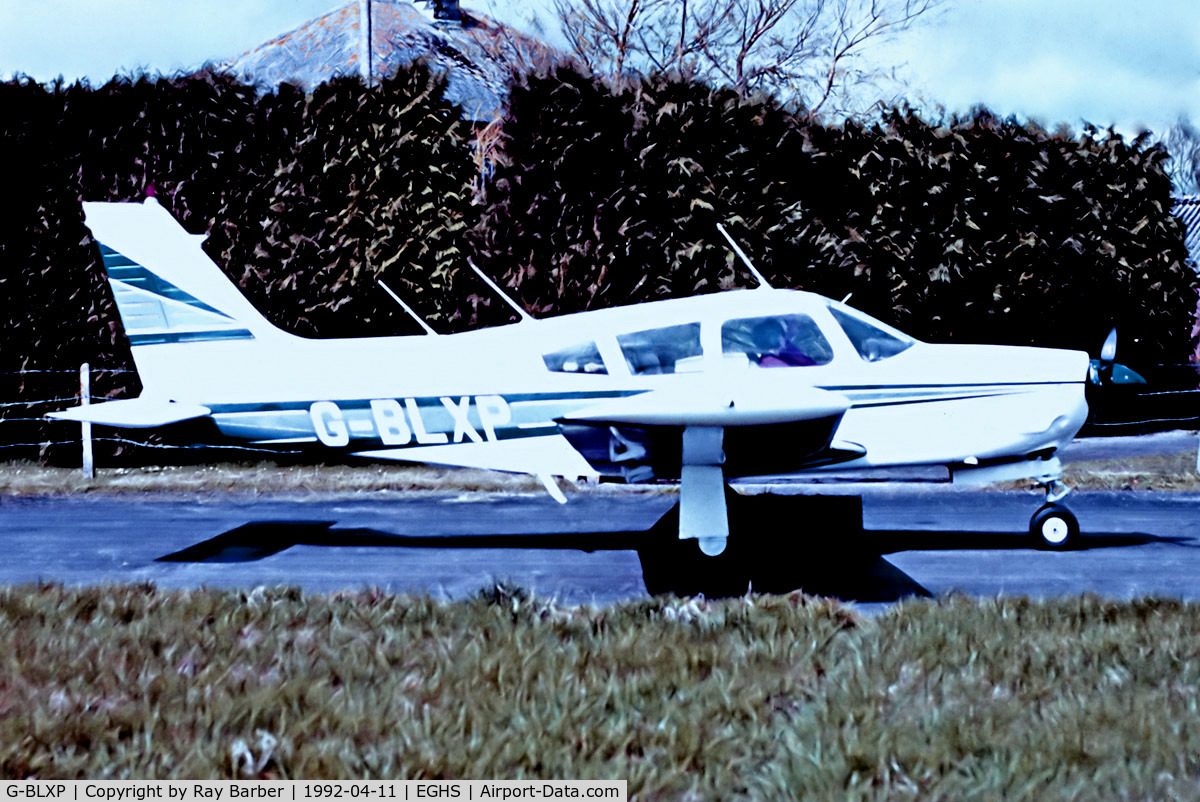 G-BLXP, 1972 Piper PA-28R-200 Cherokee Arrow C/N 28R-7235200, G-BLXP   Piper PA-28R-200 Cherokee Arrow II [28R-7235200] Henstridge~G 11/04/1992