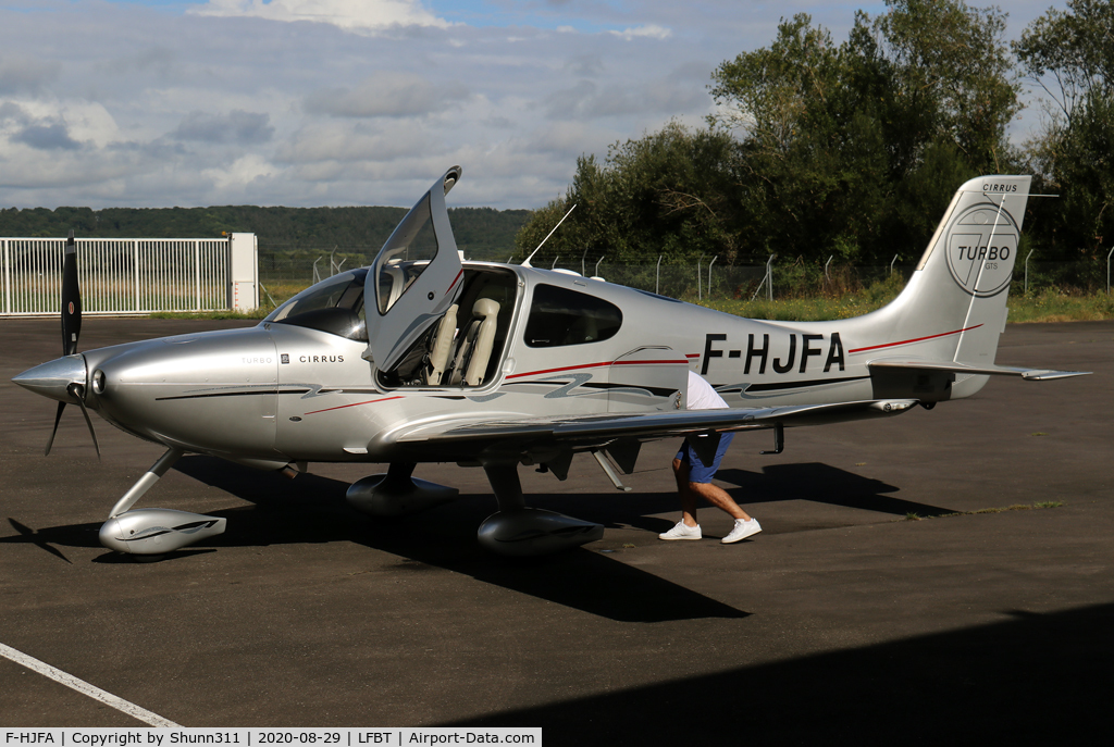 F-HJFA, Cirrus SR22 C/N 3618, Parked at the General Aviation area...