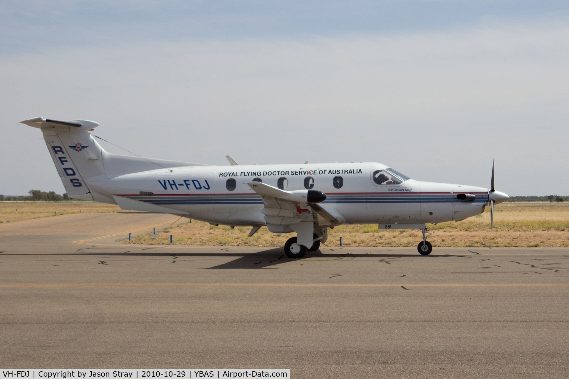 VH-FDJ, 2007 Pilatus PC-12/47 C/N 861, Taxiing to GA RFDS Parking YBAS Alice Springs, Arrival from YTNK