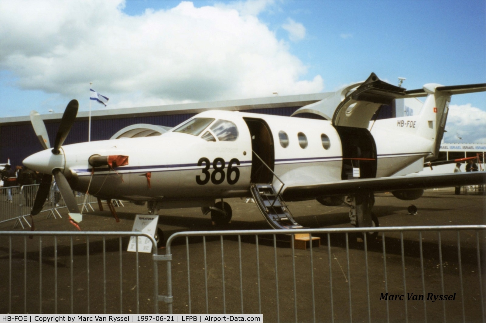 HB-FOE, 1994 Pilatus PC-12/45 C/N 102, Paris Air Show 1997.