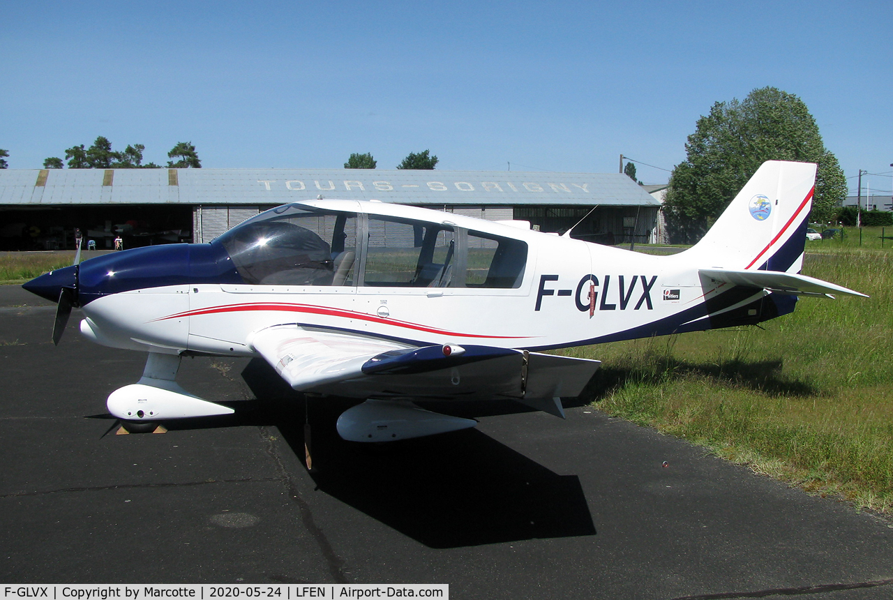 F-GLVX, Robin DR-400-140B Major C/N 2175, parked