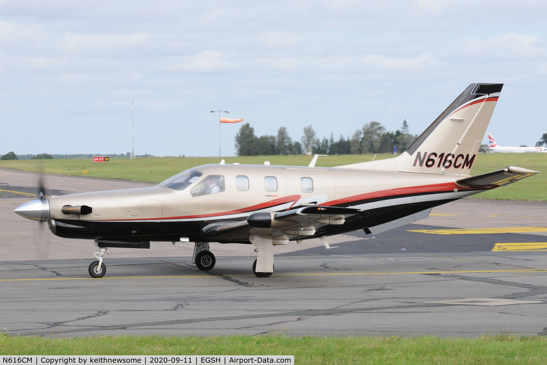 N616CM, 2010 Socata TBM-850 C/N 540, Arriving at Norwich.