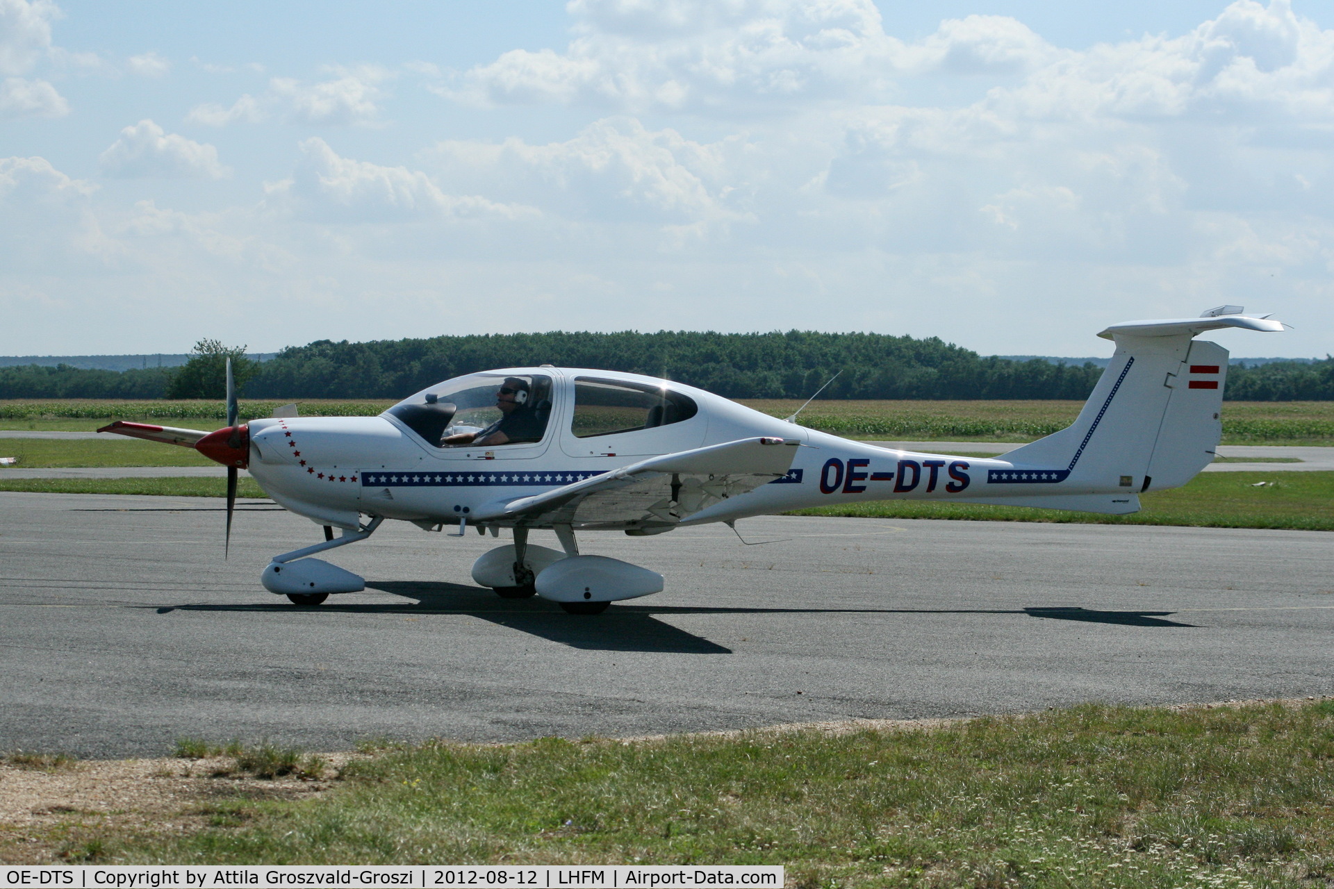 OE-DTS, Diamond DA-40 Diamond Star C/N 40.352, LHFM - Meidl Airport, Fertöszentmiklós - Hungary